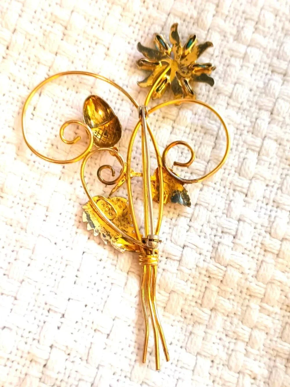 Vtg Van Dell 12K GF Brooch Blue Rhinestone Flower Swirl Vines Acorn & Leaves